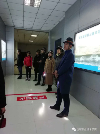 何鹏飞.jpg 何鹏飞.jpg